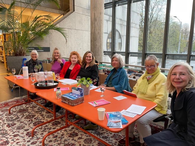 femscript-Schreibtisch Bern